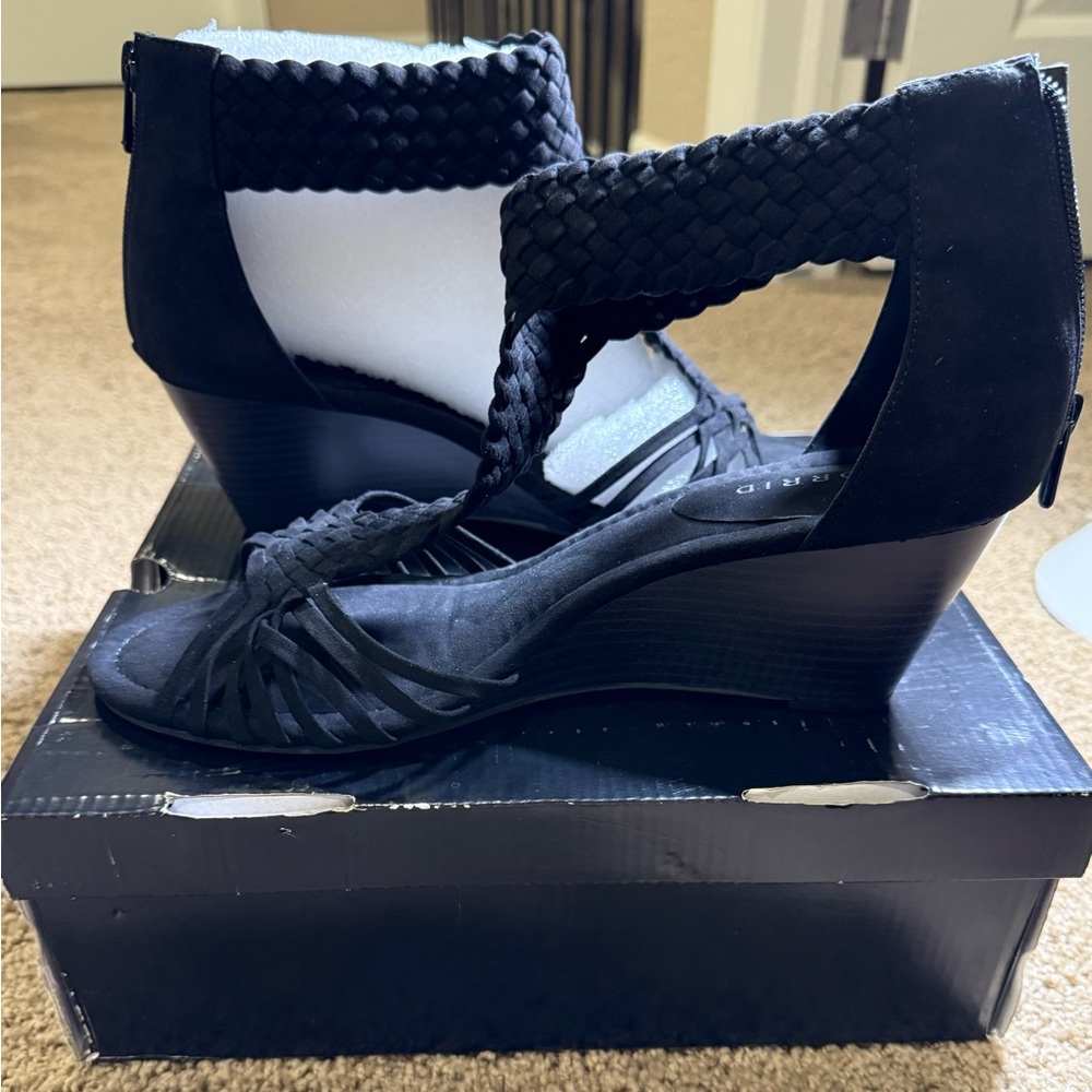 Brand new never worn size 11 W BLk Braided TSTRAP MIDI Torrid